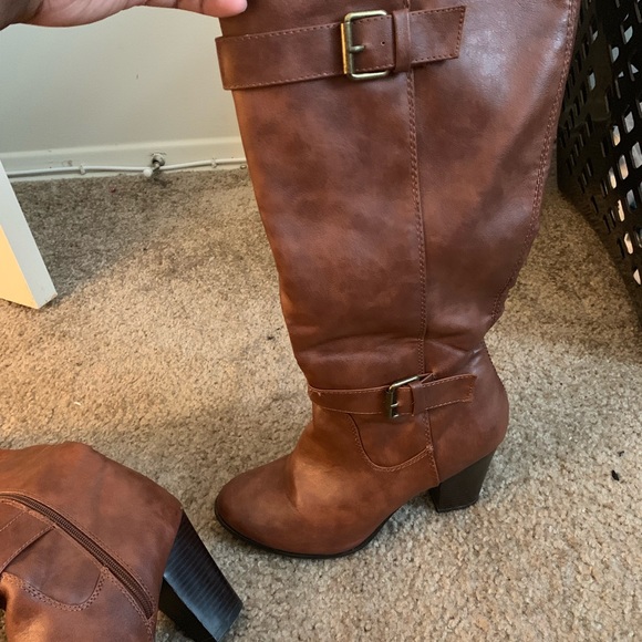 Boots - Picture 4 of 4